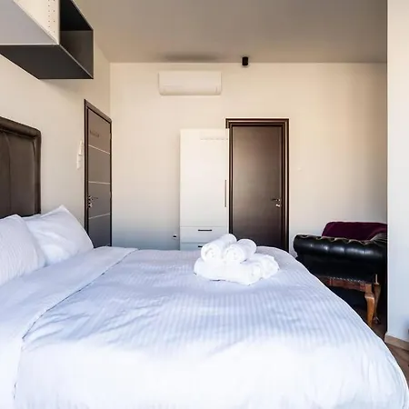 8th Fl Penthouse W Acropolis & Mt. Lycabettus View Apartment *